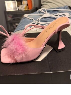 Pink Feathered Women's Heels✨7.5